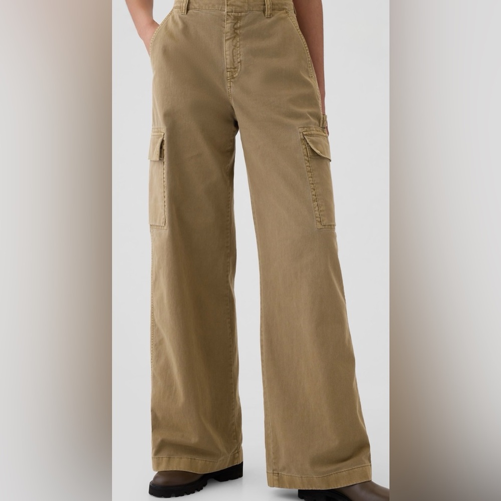 GAP Cargo Baggy Khakis